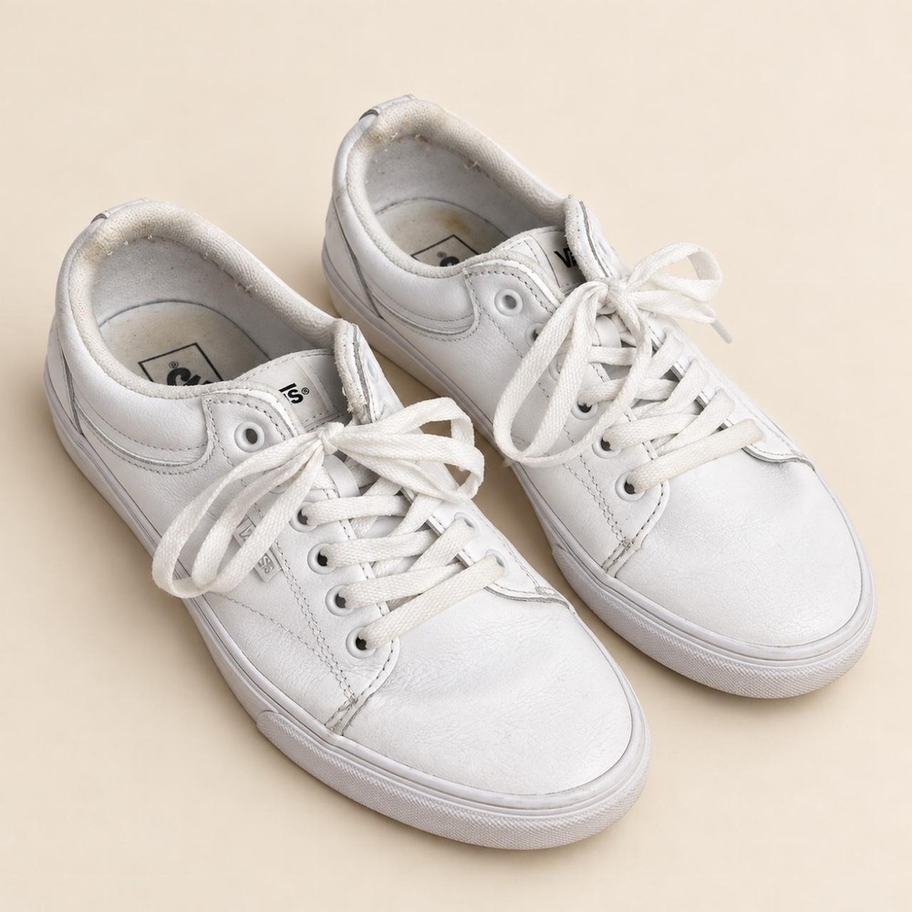 Women's Classic White Vans Size 8